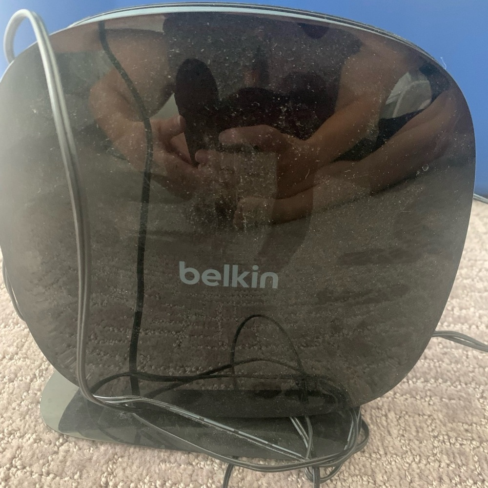 Belkin Glossy Black Network Device